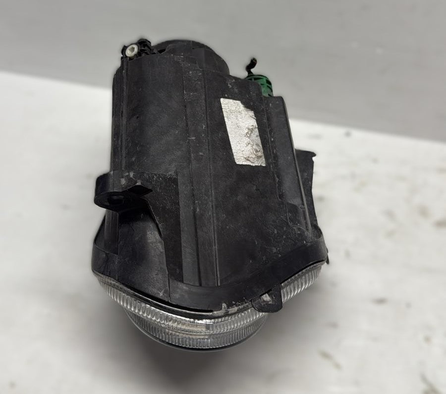 FANALINO FENDINEBBIA LED ANTERIORE DESTRO FIAT 500 2015 (UN GANCIO ROTTO)