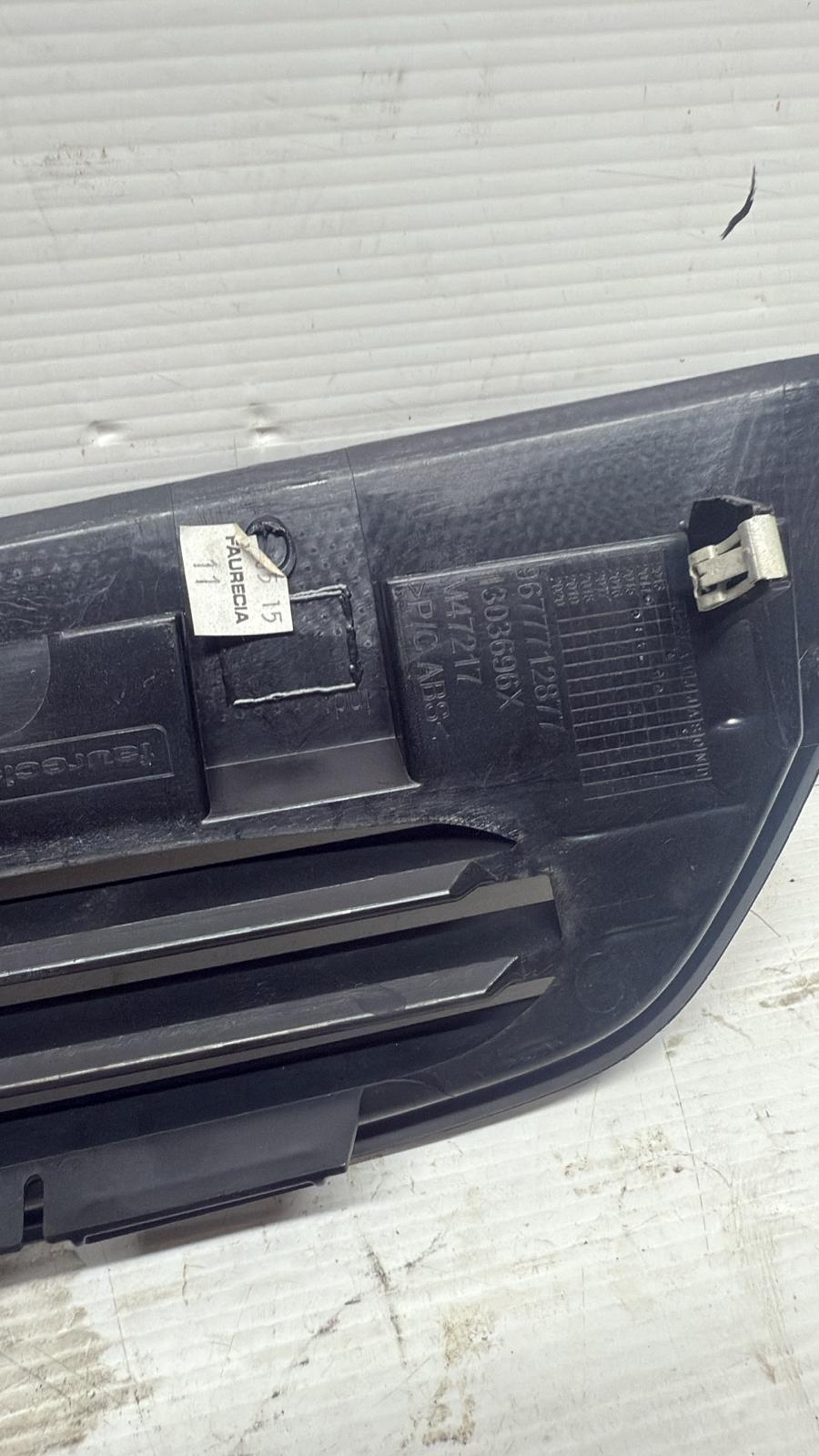 GRIGLIA DIFFUSORE ARIA CENTRALE PEUGEOT 308 2015 CODICE:9677712877 – 14752