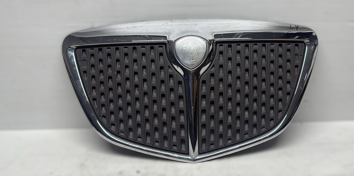 GRIGLIA ANTERIORE LANCIA YPSILON SERIE 2 CODICE: 735425960 (06>10)