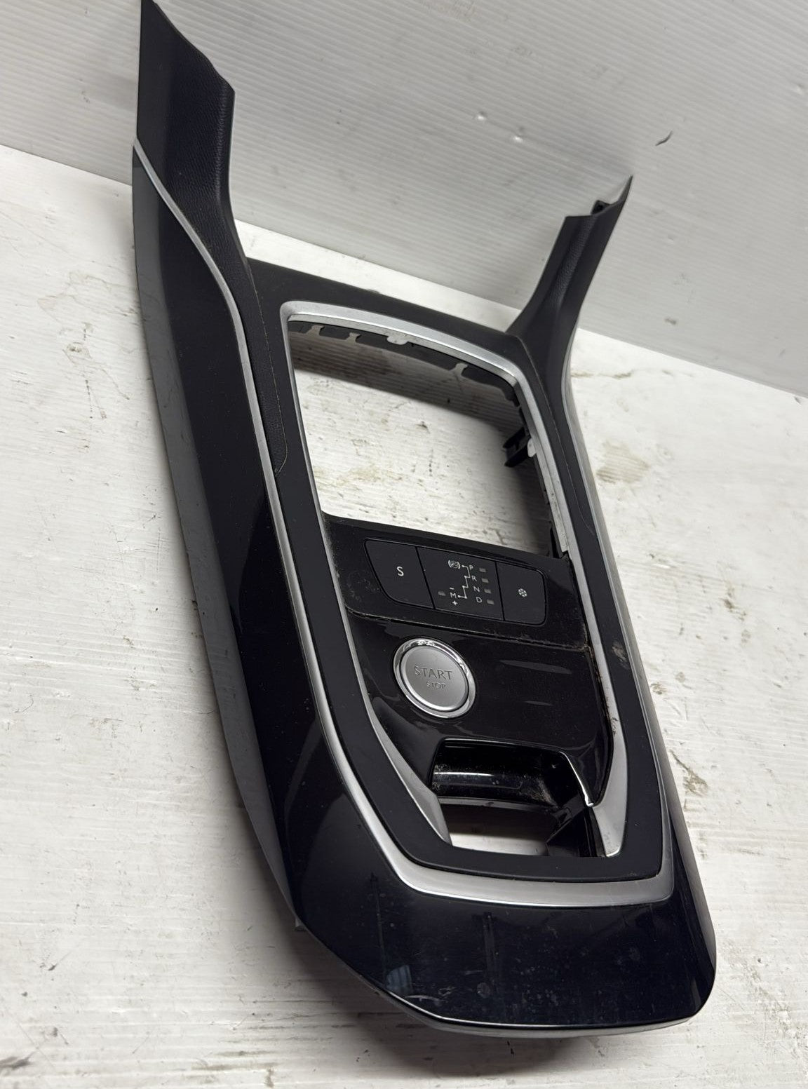 TUNNEL CONSOLE CENTRALE PEUGEOT 308 2015 CODICE:96770535ZD