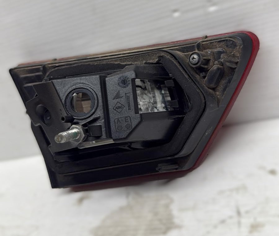 FARO FANALE FANALINO POSTERIORE INTERNO DESTRO RENAULT CLIO IV 2013>