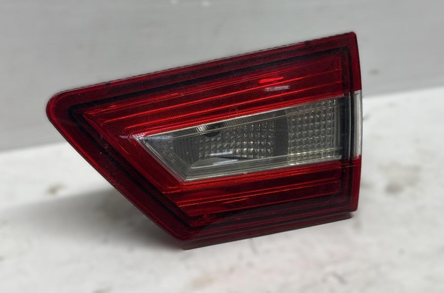 FARO FANALE FANALINO POSTERIORE INTERNO DESTRO RENAULT CLIO IV 2013>