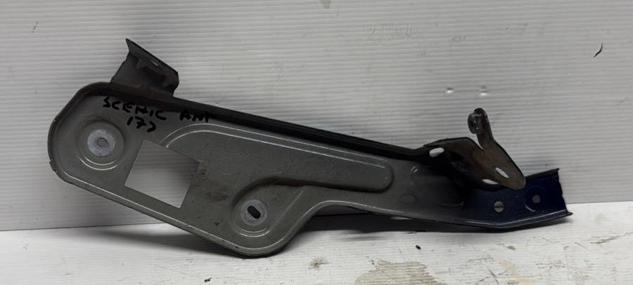 RINFORZO PARAURTI ANTERIORE RENAULT SCENIC 2018 CODICE:620426570R