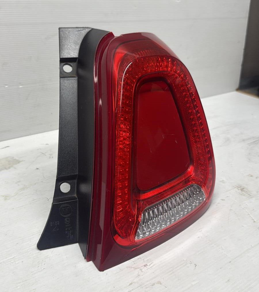 STOP FANALE POSTERIORE DESTRO FIAT 500 2015 (HA UNA CREPA SOTTO)