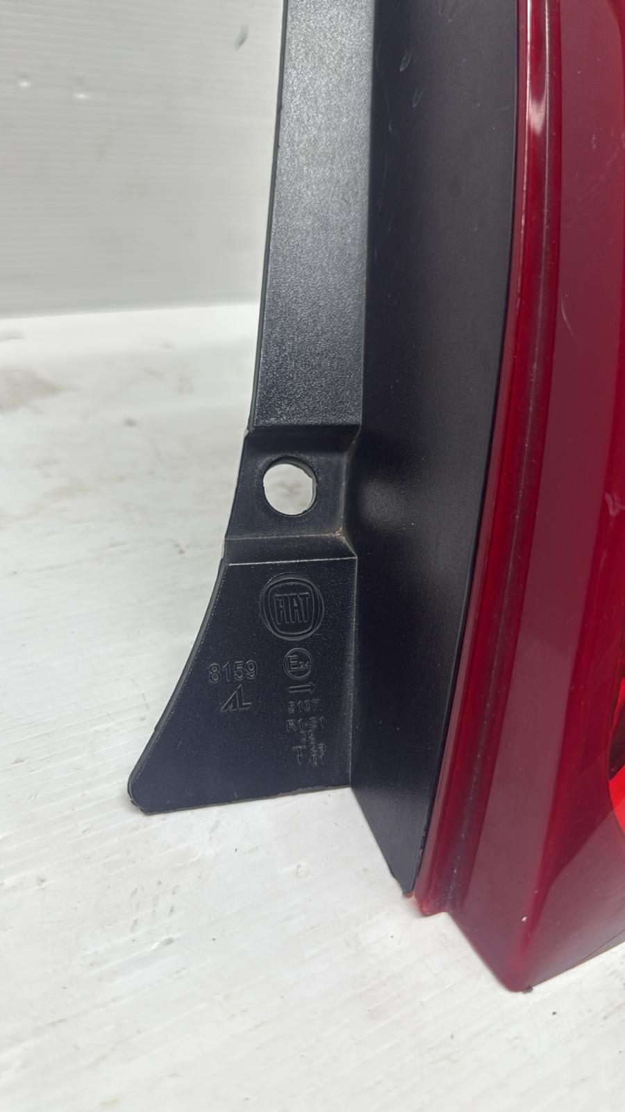 STOP FANALE POSTERIORE DESTRO FIAT 500 2015 (HA UNA CREPA SOTTO)