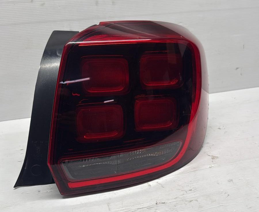STOP FANALE POSTERIORE DESTRO DACIA SANDERO 2017 ORIGINALE USATO