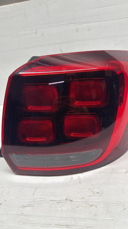 STOP FANALE POSTERIORE DESTRO DACIA SANDERO 2017 ORIGINALE USATO