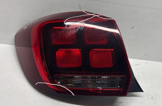 STOP FANALE POSTERIORE SINISTRO DACIA SANDERO 2017 (HA QUALCHE CREPA)