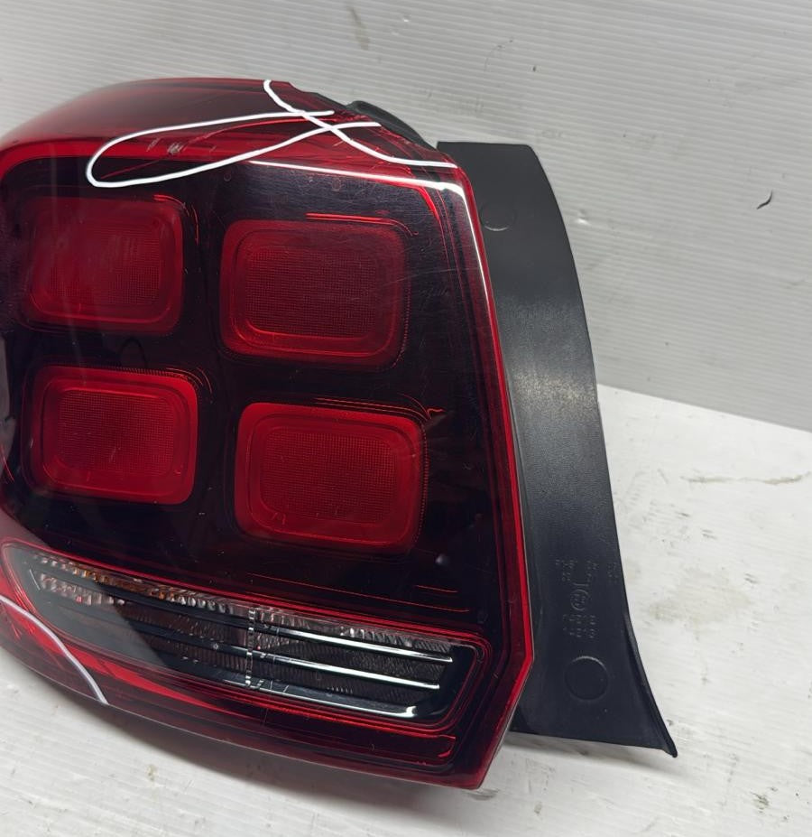 STOP FANALE POSTERIORE SINISTRO DACIA SANDERO 2017 (HA QUALCHE CREPA)