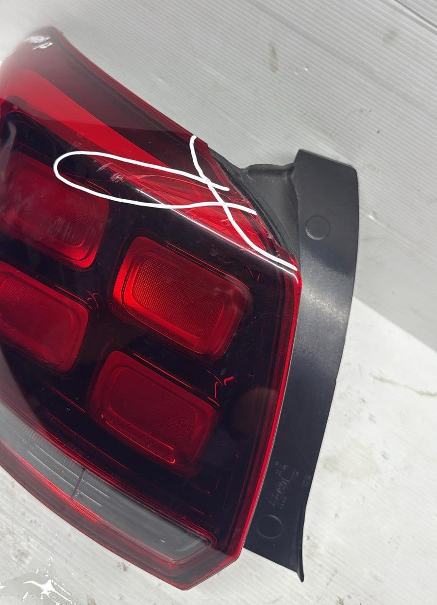 STOP FANALE POSTERIORE SINISTRO DACIA SANDERO 2017 (HA QUALCHE CREPA)