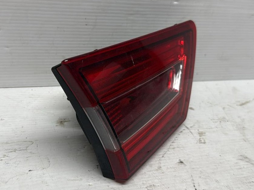 FARO FANALE FANALINO POSTERIORE INTERNO SINISTRO RENAULT CLIO IV 2013>