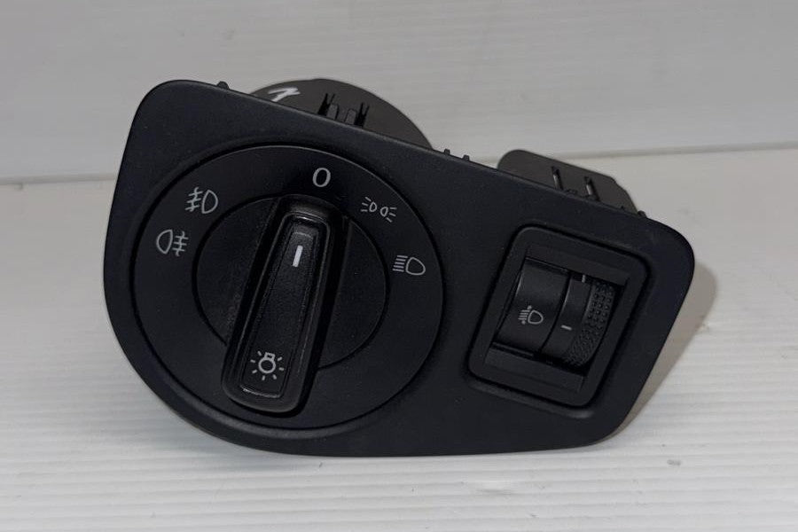 INTERRUTTORE COMANDO LUCI VOLKSWAGEN GOLF 7 2012-2019 CODICE:5G0941431AR