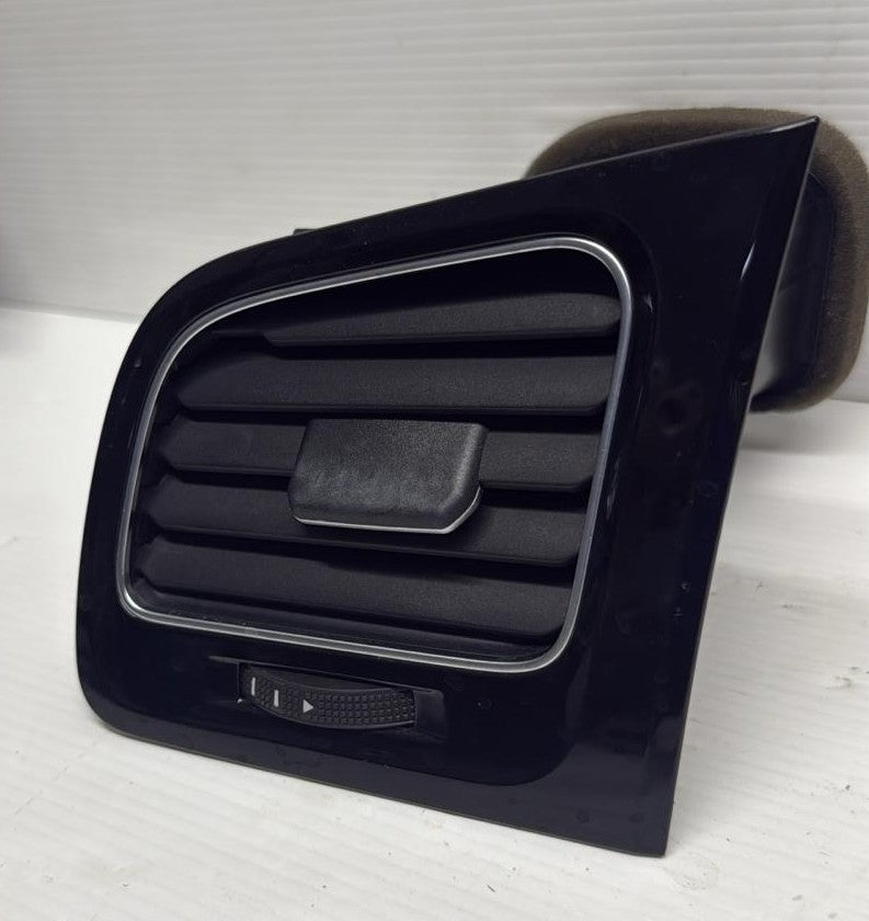 BOCCHETTA ARIA CRUSCOTTO DESTRA VOLKSWAGEN GOLF 7 BERLINA 2012 5G1819703