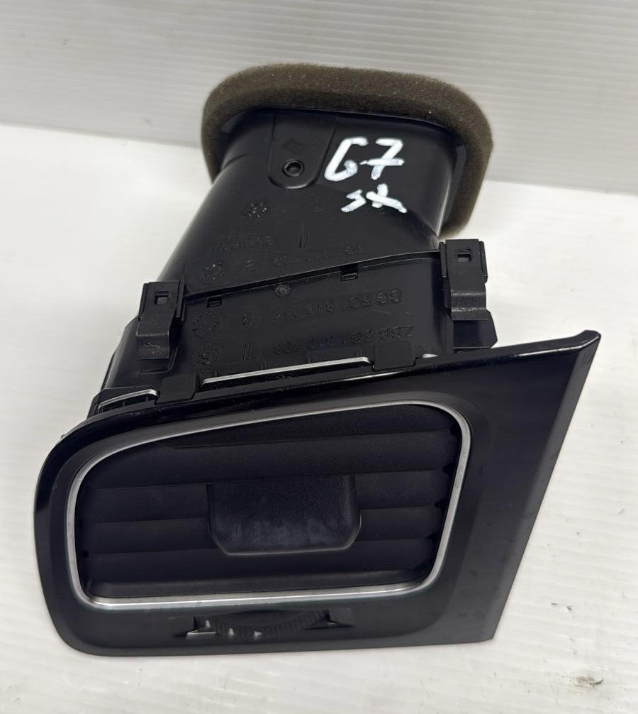 BOCCHETTA ARIA CRUSCOTTO DESTRA VOLKSWAGEN GOLF 7 BERLINA 2012 5G1819703