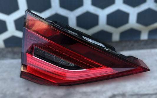 STOP FANALE LED POSTERIORE SINISTRO NTEGRATO NEL PORTELLONE AUDI A1 5 PORTE