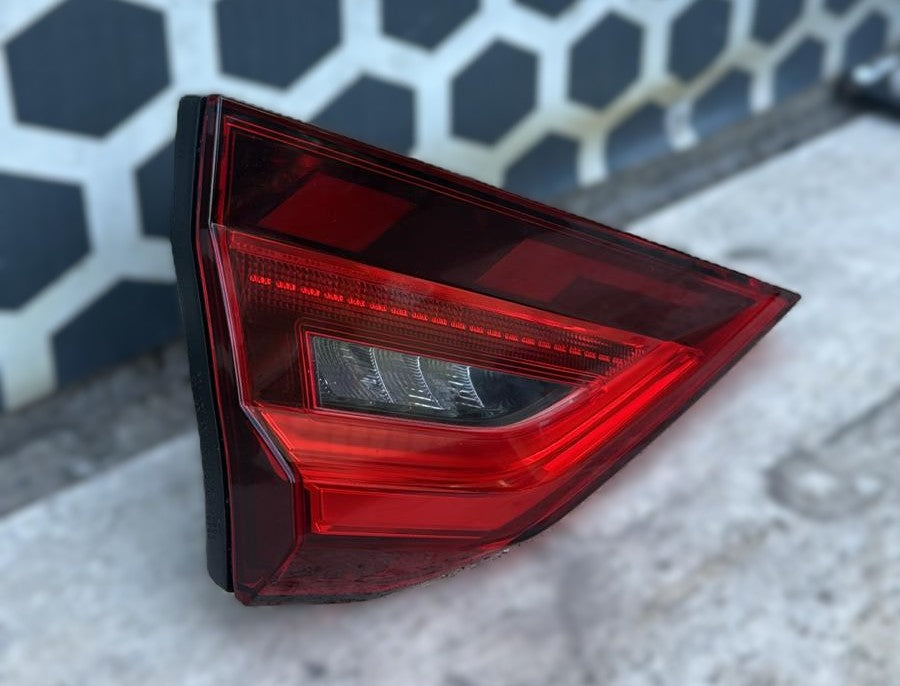STOP FANALE LED POSTERIORE SINISTRO NTEGRATO NEL PORTELLONE AUDI A1 5 PORTE