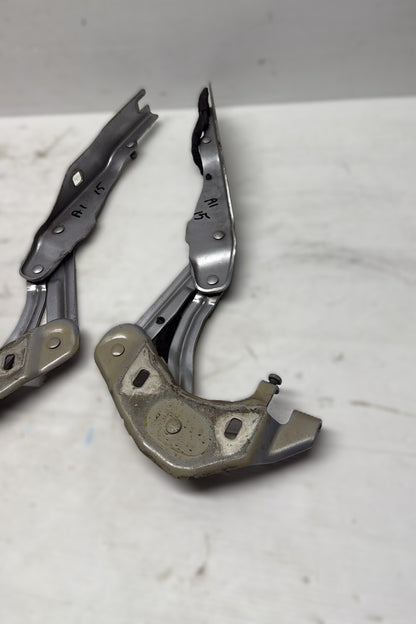 COPPIA CERNIERE COFANO ANTERIORE AUDI A1 2010-2018 8X0823301A,8X0823302A