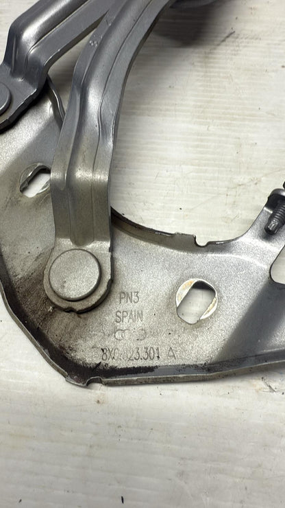 COPPIA CERNIERE COFANO ANTERIORE AUDI A1 2010-2018 8X0823301A,8X0823302A