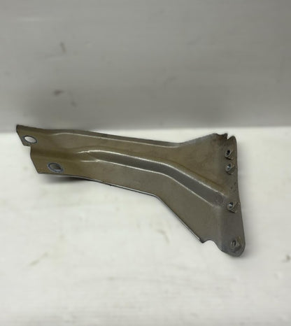 SUPPORTO PARAFANGO SINISTRO STAFFA AUDI A1 2015 CODICE:8X0821135A