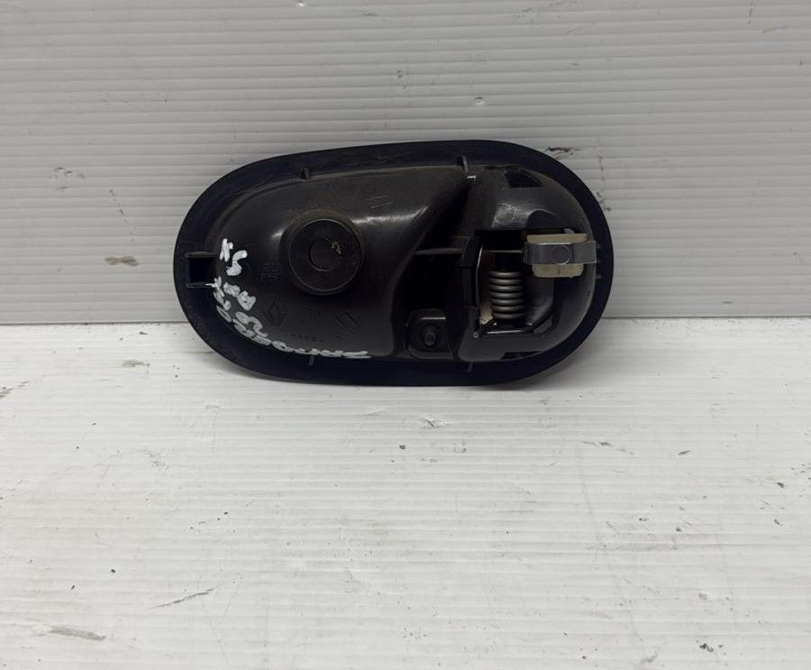 MANIGLIA INTERNA DELLA PORTA ANTERIORE SINISTRA DACIA SANDERO 2017