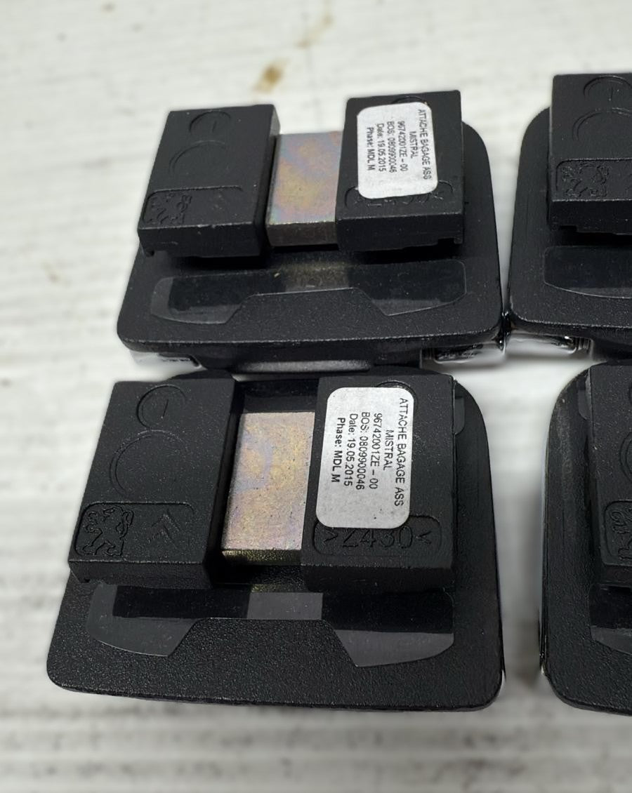 SET GANCI BAULE ORIGINALI PEUGEOT 308 SW 2015 CODICE: 96742001ZE