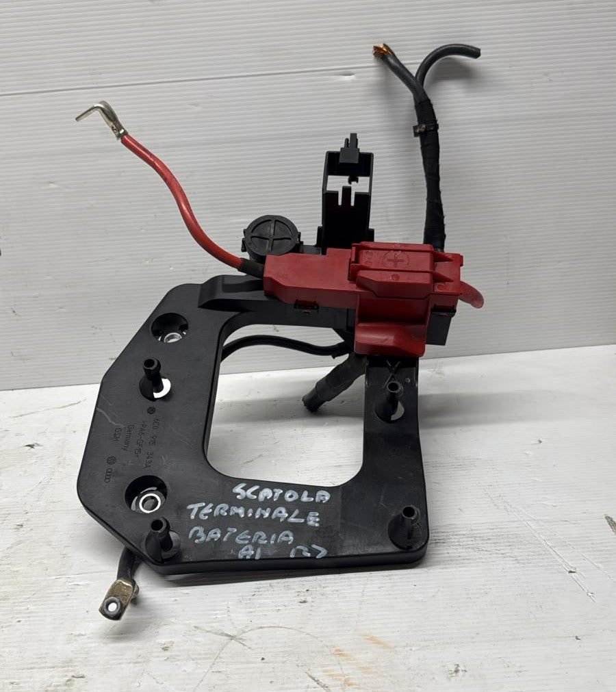SCATOLA TERMINALE PORTABATTERIA ANTERIORE AUDI A1 2015 6C0 915 343 A