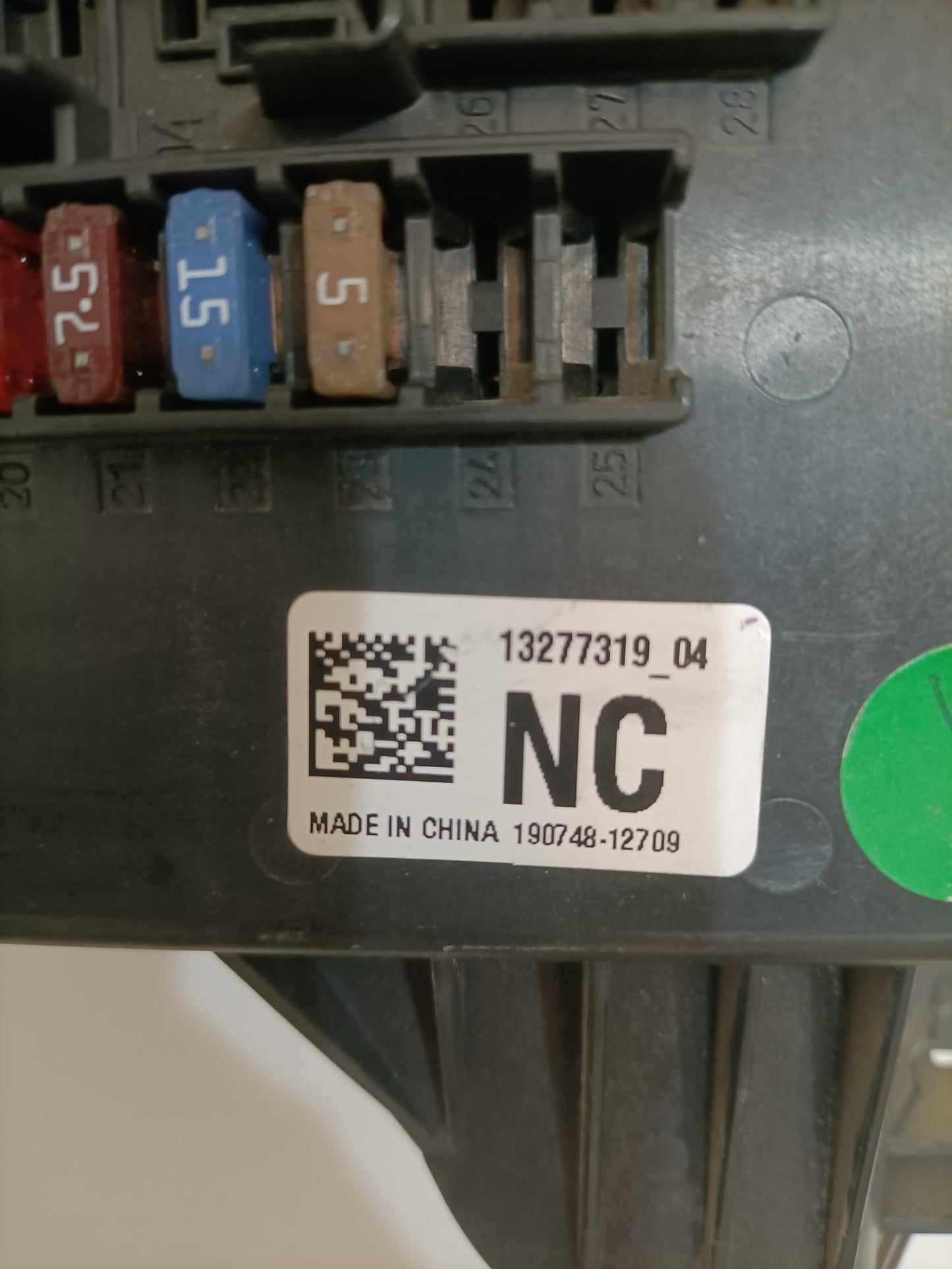 SCATOLA FUSIBILI  ORIGINALE USATO OPEL INSIGNIA 2008 - 2017 1327731904