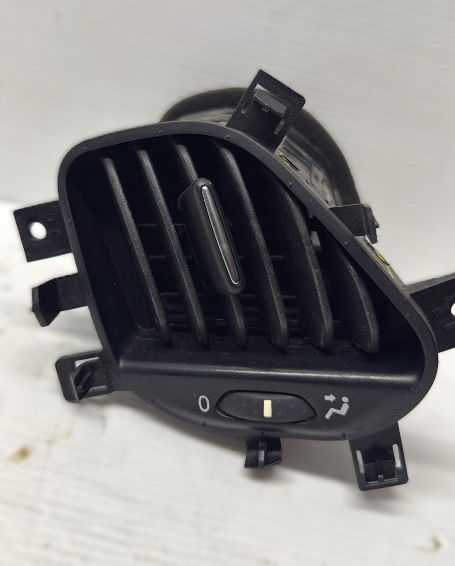 BOCCHETTA ARIA CRUSCOTTO LATO GUIDA FIAT DOBLO 2017 CODICE::07356159870