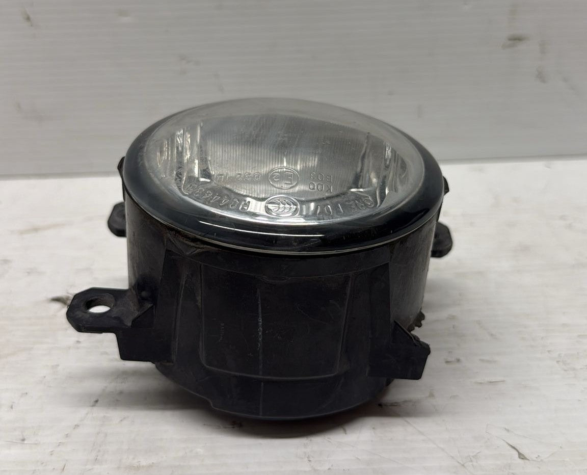 FANALE FENDINEBBIA ANTERIORE DESTRO PEUGEOT 308(2014) UN GANCIO ROTTO