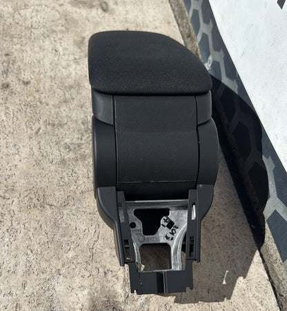 PORTAOGGETTI CENTRALE\BRACCIOLO\POGGIA BRACCIO AUDI A1 (2010>) 8X0864207