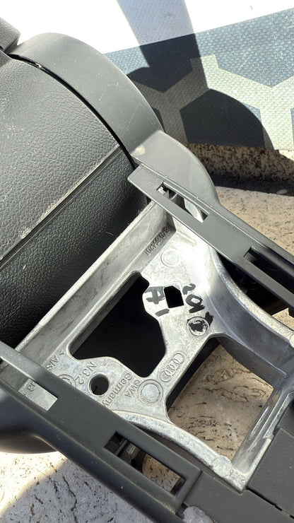 PORTAOGGETTI CENTRALE\BRACCIOLO\POGGIA BRACCIO AUDI A1 (2010>) 8X0864207