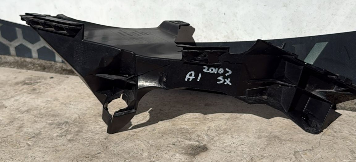 SUPPORTO FARO ANTERIORE SINISTRO AUDI A1 (2015-2018) COD:8XA805607