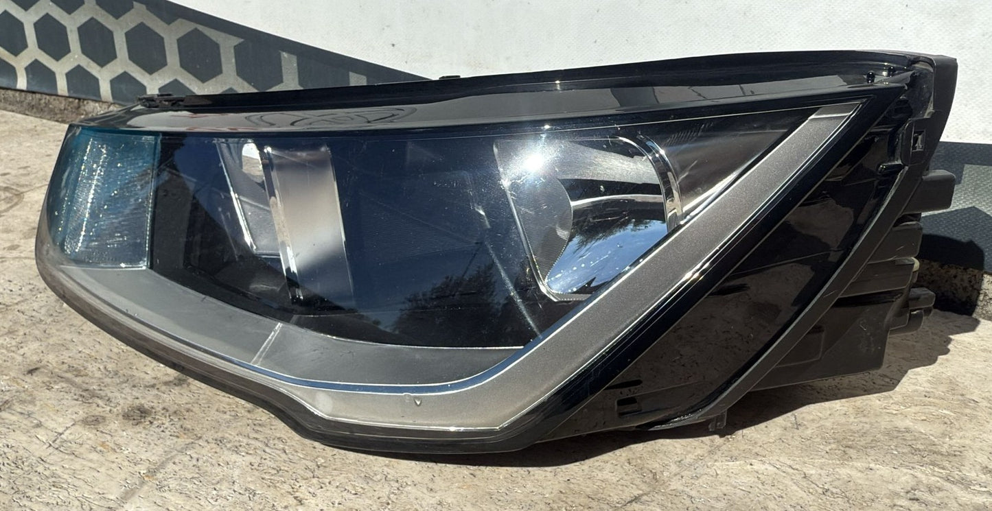 FARO FANALE ANTERIORE SINISTRO AUDI A1 (2010) COD:8XA941003