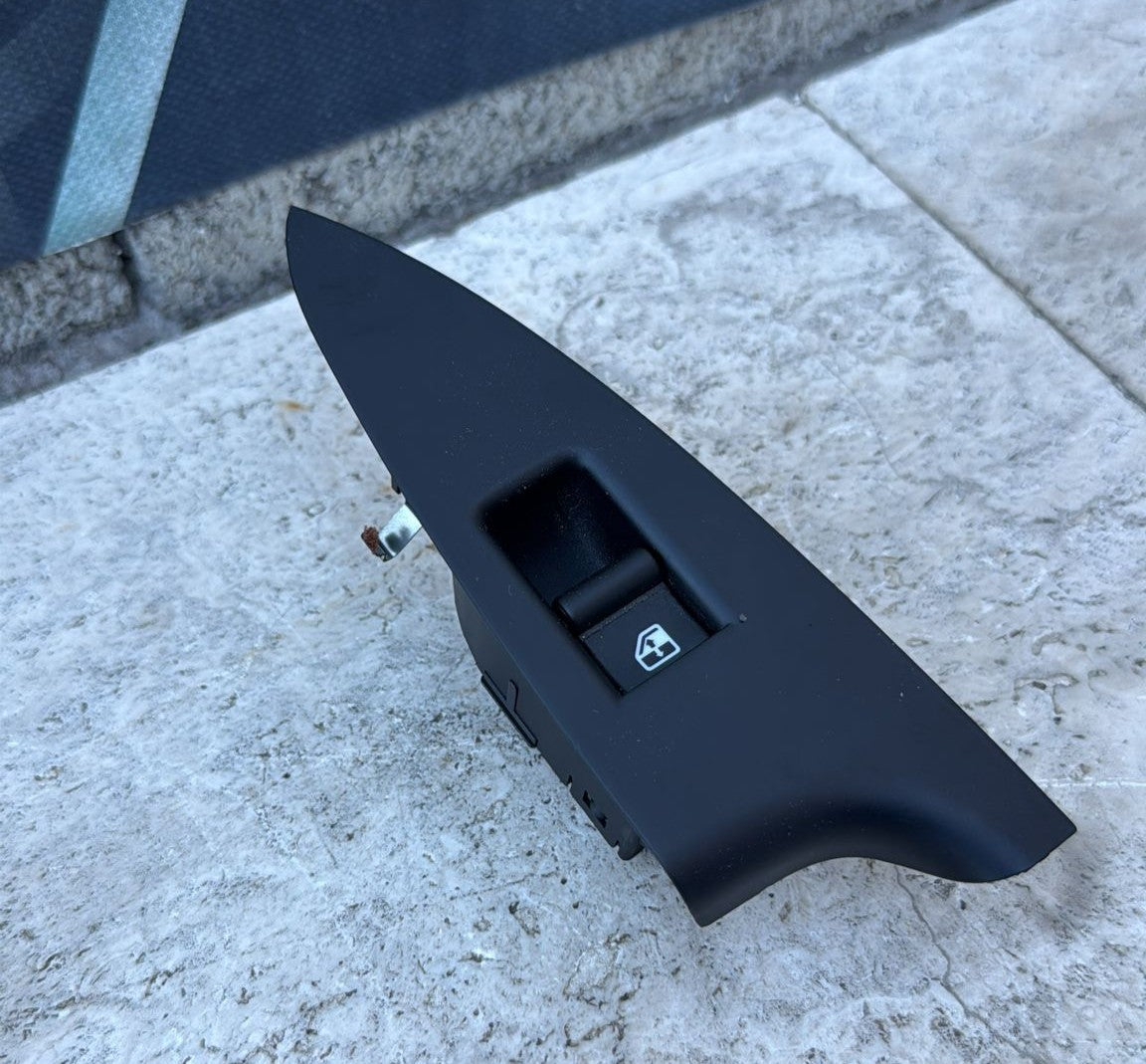 COMANDO PULSANTE ALZAVETRI POSTERIORE SINISTRO ALFA ROMEO GIULIETTA (2010>)