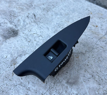 COMANDO PULSANTE ALZAVETRI POSTERIORE DESTRO ALFA ROMEO GIULIETTA (2010>)