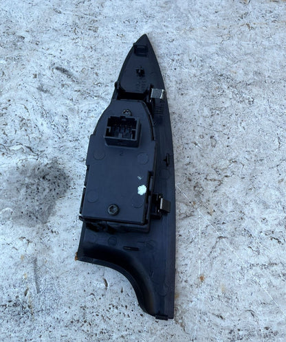 COMANDO PULSANTE ALZAVETRI POSTERIORE DESTRO ALFA ROMEO GIULIETTA (2010>)