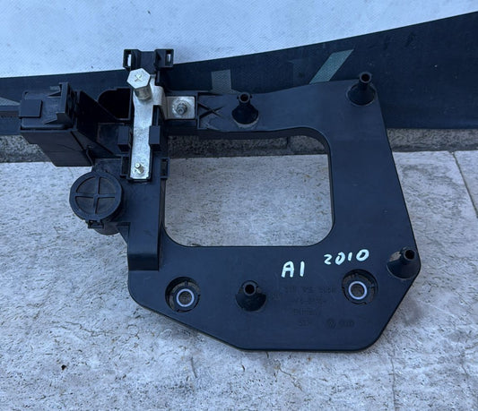 VASSOIO SCATOLA DELLA BATTERIA AUDI A1 (2010) COD: 6C0915343A