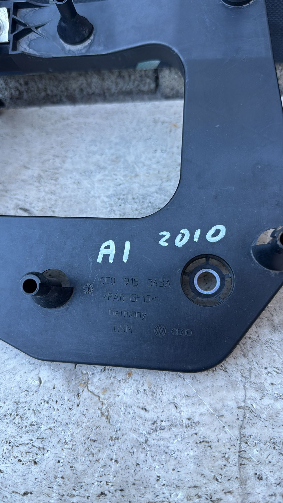 VASSOIO SCATOLA DELLA BATTERIA AUDI A1 (2010) COD: 6C0915343A