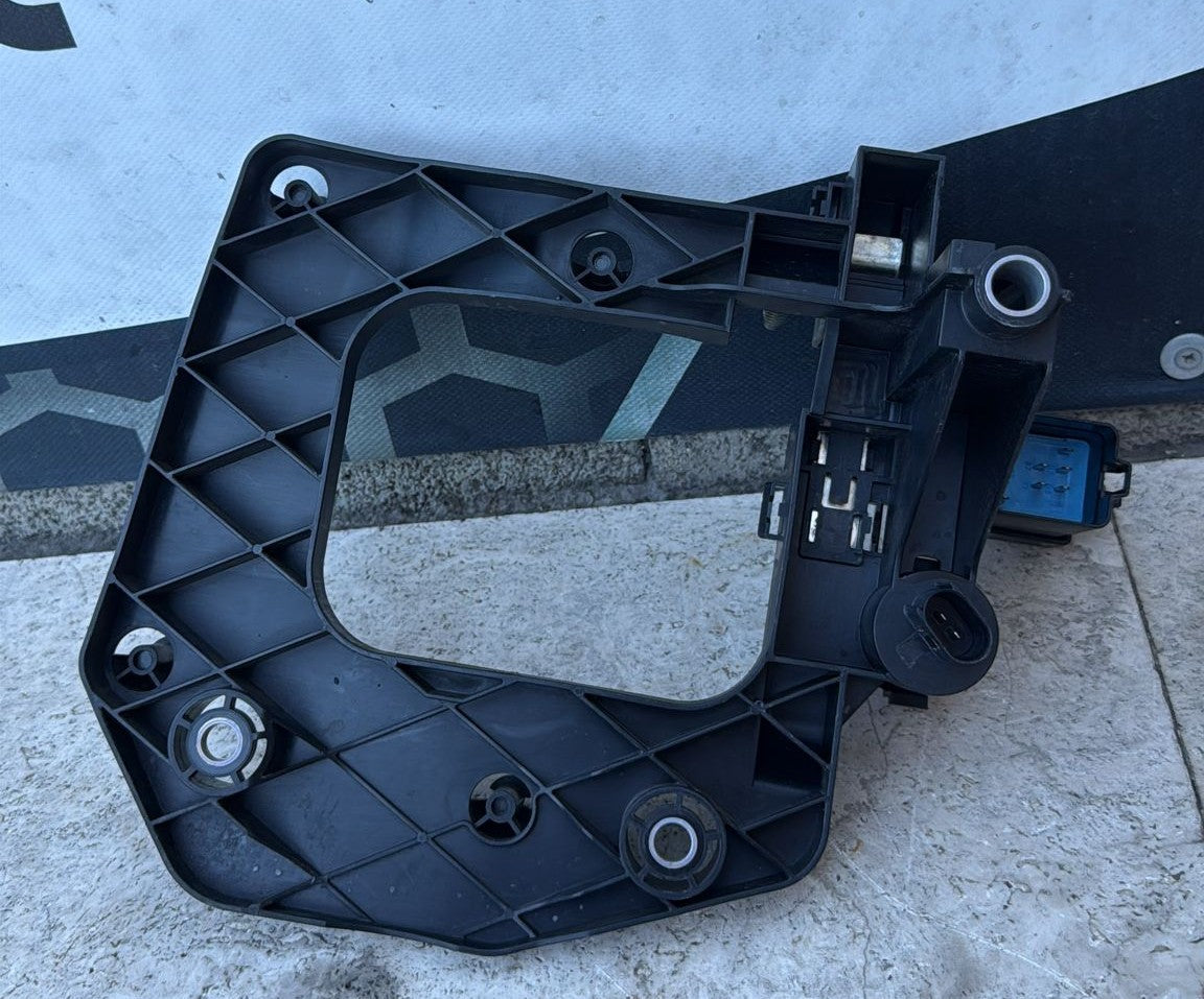 VASSOIO SCATOLA DELLA BATTERIA AUDI A1 (2010) COD: 6C0915343A