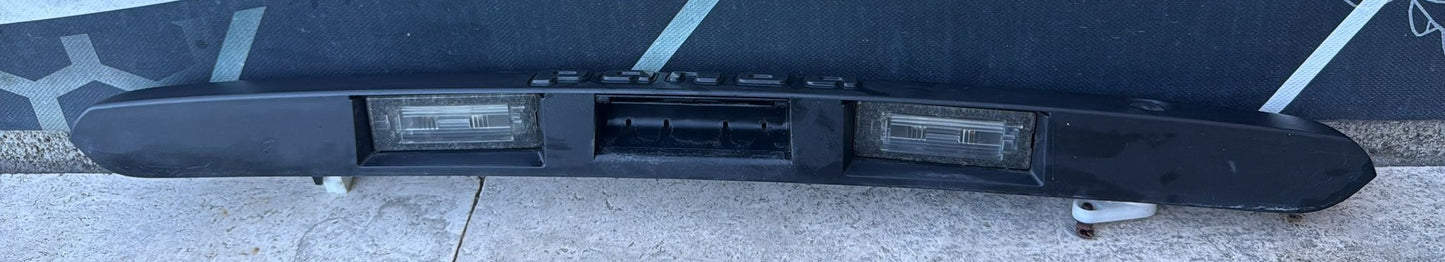 MANIGLIA APERTURA PORTELLONE CON LUCI TARGA E BLOCCHETTO FIAT PANDA(12-19)