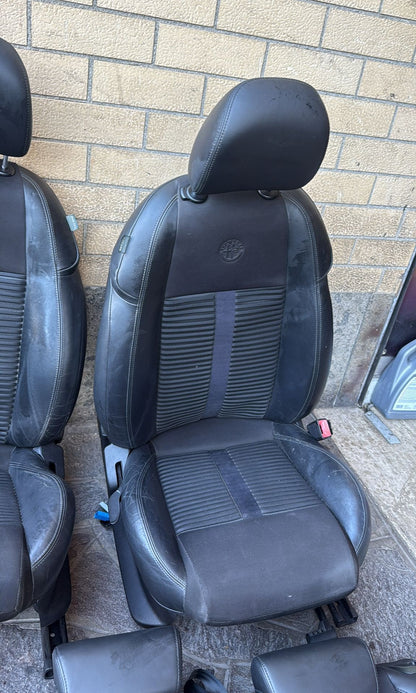 TAPPEZZERIA COMPLETA DI PANELLI ALFA ROMEO GIULIETTA (2010-2020)