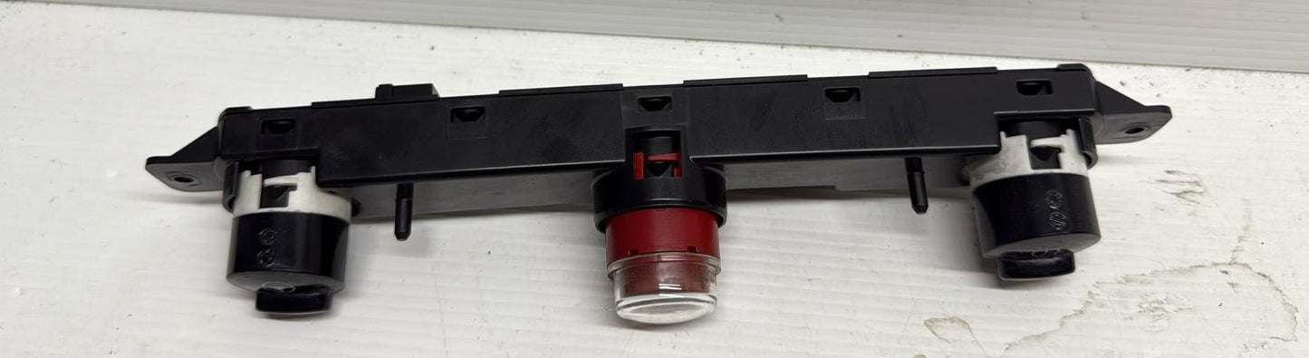 INTERRUTTORE QUATTRO FRECCE FIAT 500 (2008-2016) COD:735451107