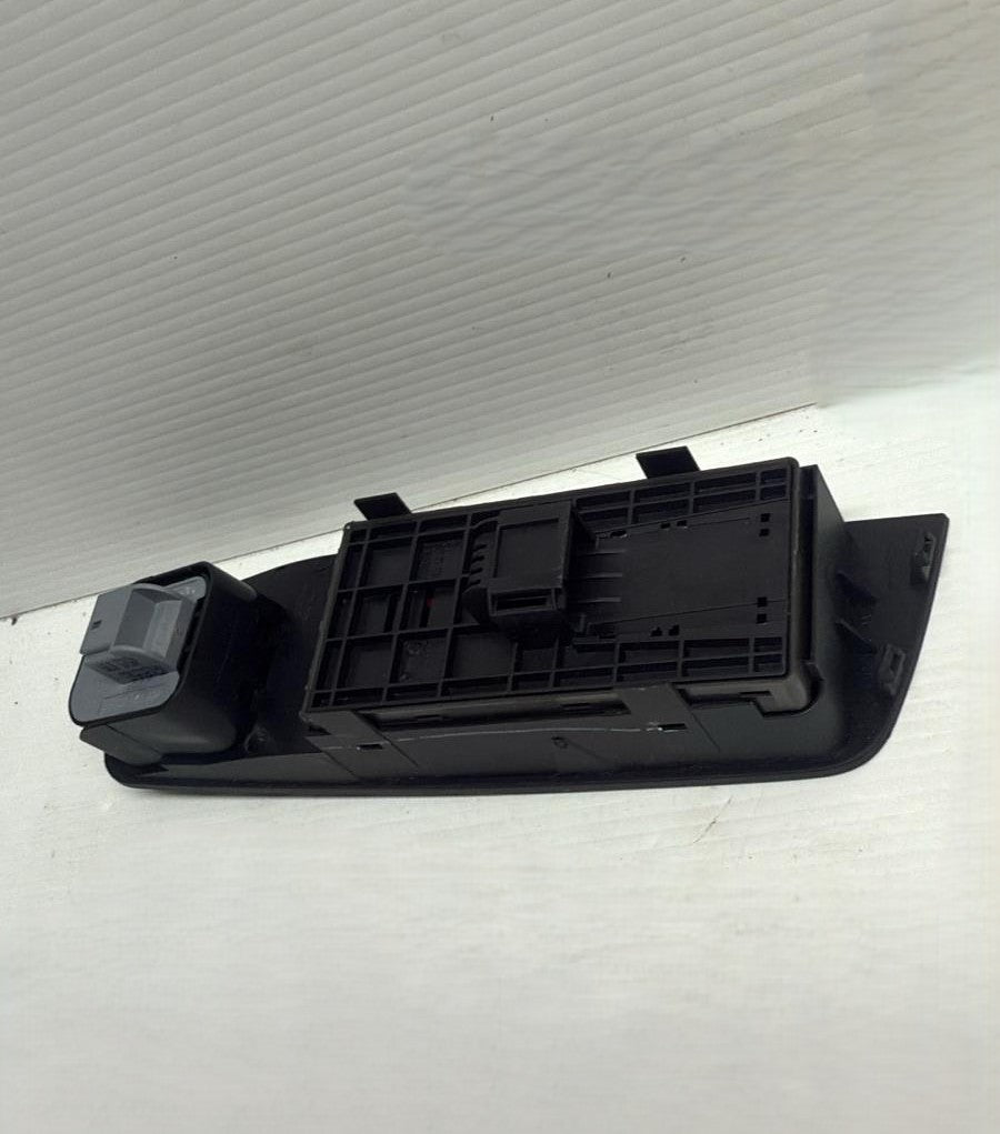 PULSANTIERA ALZAVETRO ANTERIORE SINISTRA AUDI A1\Q3 (2014) COD:8U0959851