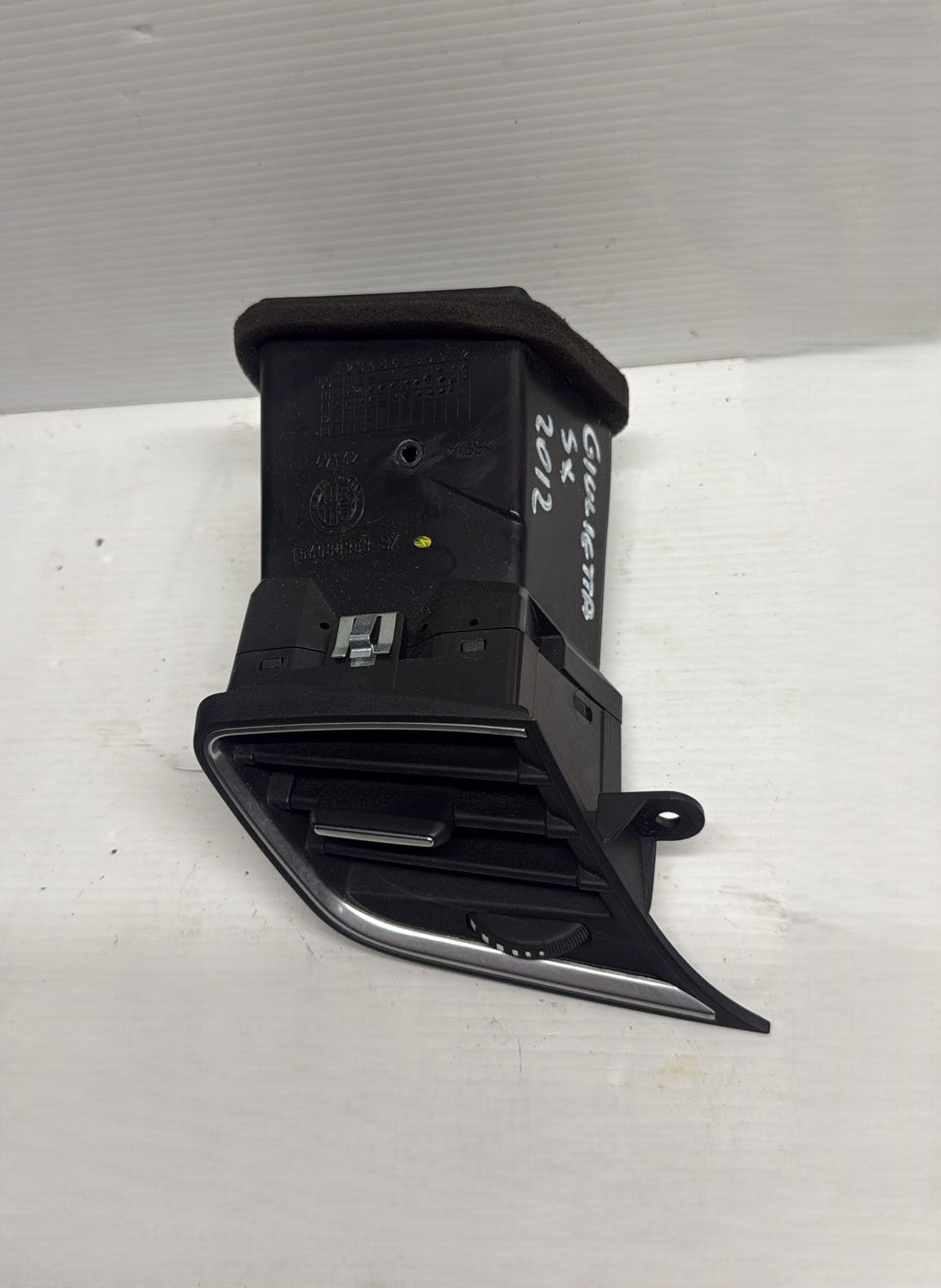 BOCCHETTA ARIA CRUSCOTTO SINISTRA ALFA ROMEO GIULIETTA 2012 COD: 156088353