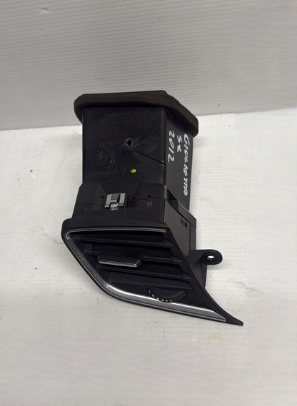 BOCCHETTA ARIA CRUSCOTTO SINISTRA ALFA ROMEO GIULIETTA 2012 COD: 156088353