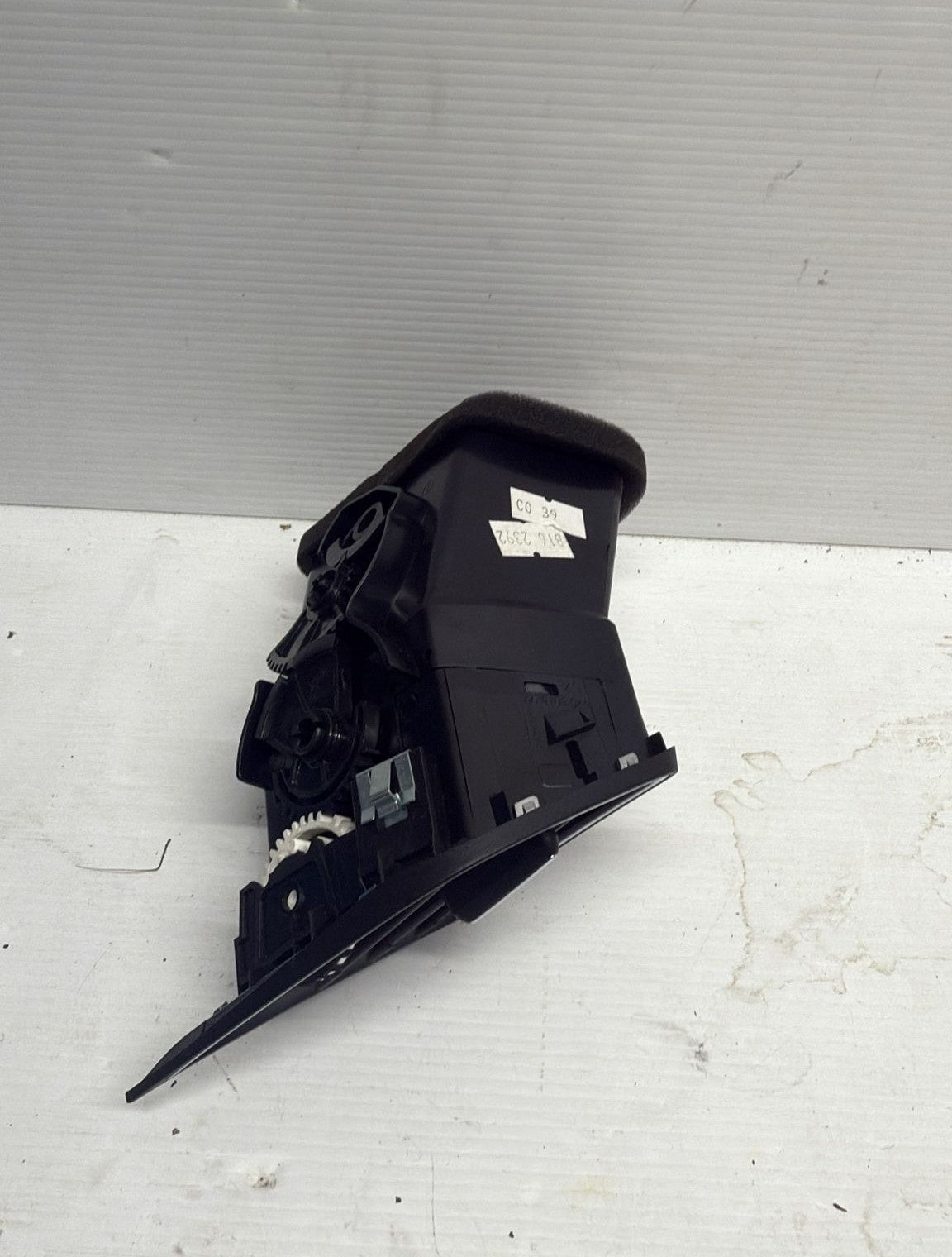 BOCCHETTA ARIA CRUSCOTTO SINISTRA ALFA ROMEO GIULIETTA 2012 COD: 156088353