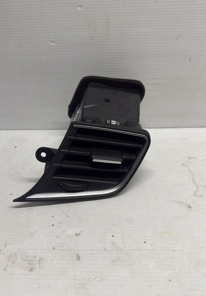 BOCCHETTA ARIA CRUSCOTTO DESTRA ALFA ROMEO GIULIETTA 2012 COD: 156088352