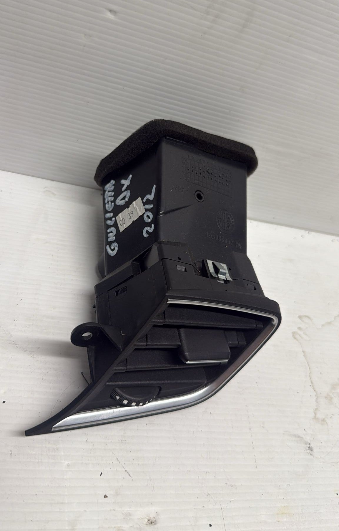 BOCCHETTA ARIA CRUSCOTTO DESTRA ALFA ROMEO GIULIETTA 2012 COD: 156088352