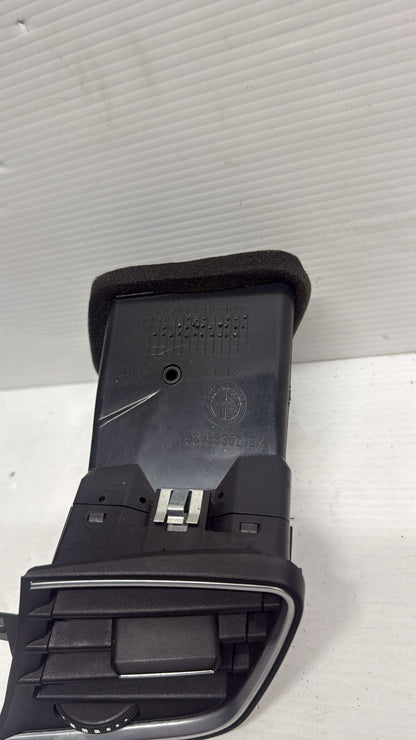 BOCCHETTA ARIA CRUSCOTTO DESTRA ALFA ROMEO GIULIETTA 2012 COD: 156088352