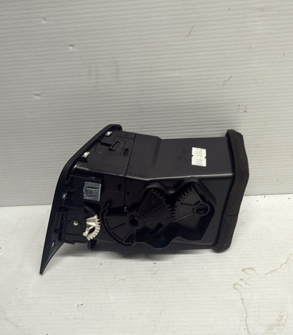 BOCCHETTA ARIA CRUSCOTTO DESTRA ALFA ROMEO GIULIETTA 2012 COD: 156088352